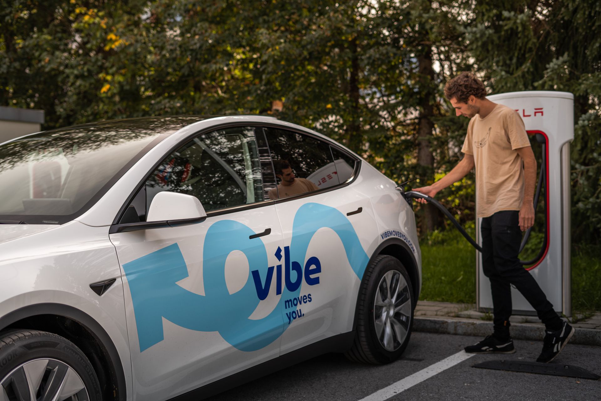 vibe moves you – Österreichs erstes, vollelektrisches Auto-Abo