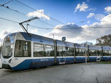 Zweirichtungs-Niederflur-Triebfahrzeug Flexity TW 500