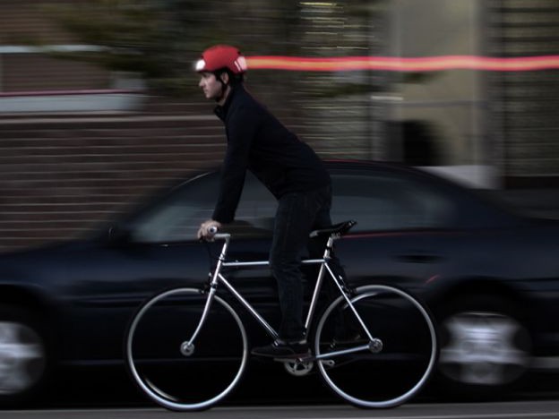 Klimaverträglich mit Rad & Fahrradhelm mit Licht
