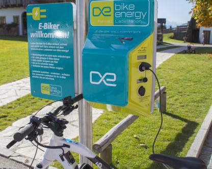 E-Bike Ladestation mit offenem Standard | aufladen OHNE Heimladegerät