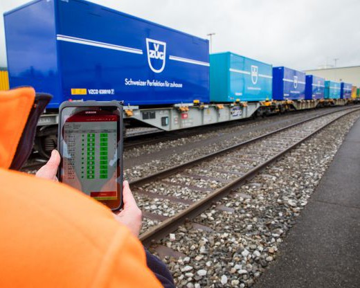 Digitaler Schienengüterverkehr auf Schiene mit dem Gesamtsystem WaggonTracker