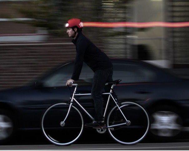 Klimaverträglich mit Rad & Fahrradhelm mit Licht