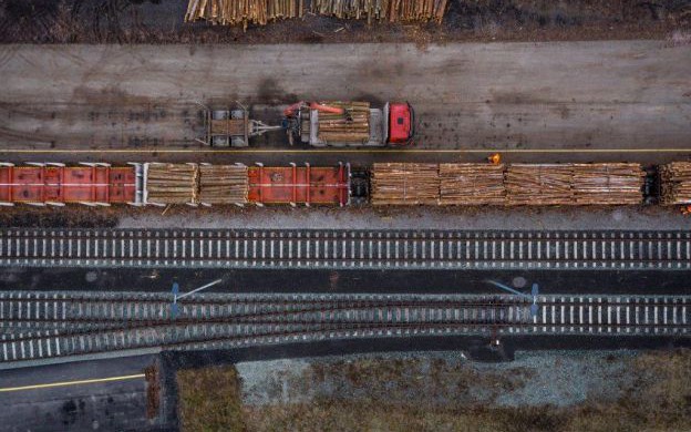 Verlagerung Holztransport vom LKW auf die Schiene