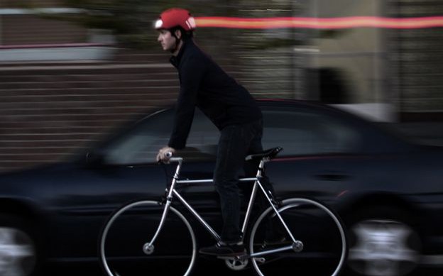 Klimaverträglich mit Rad & Fahrradhelm mit Licht