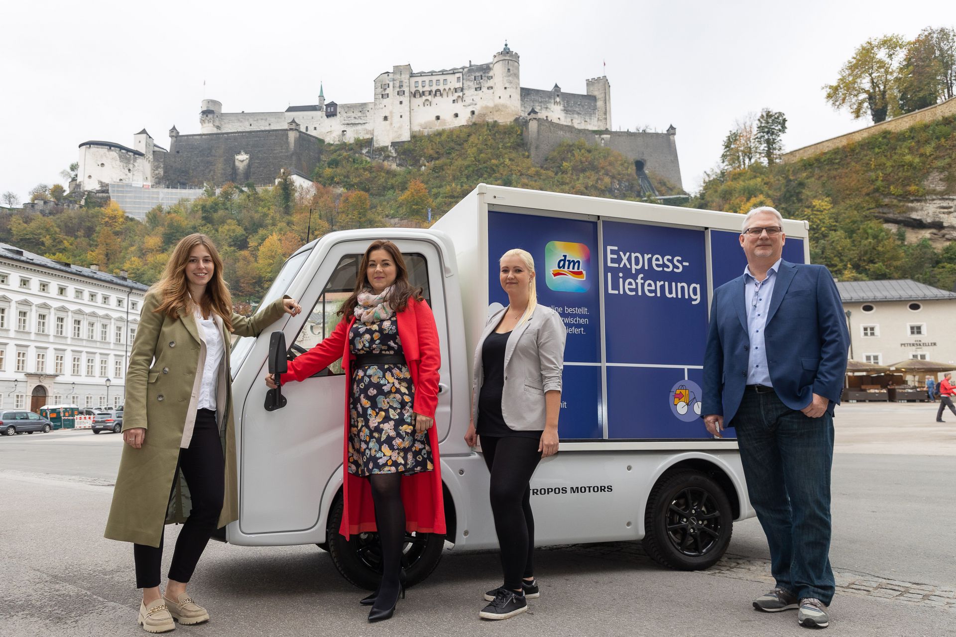 dm Express-Lieferung per E-Mobil in Salzburg