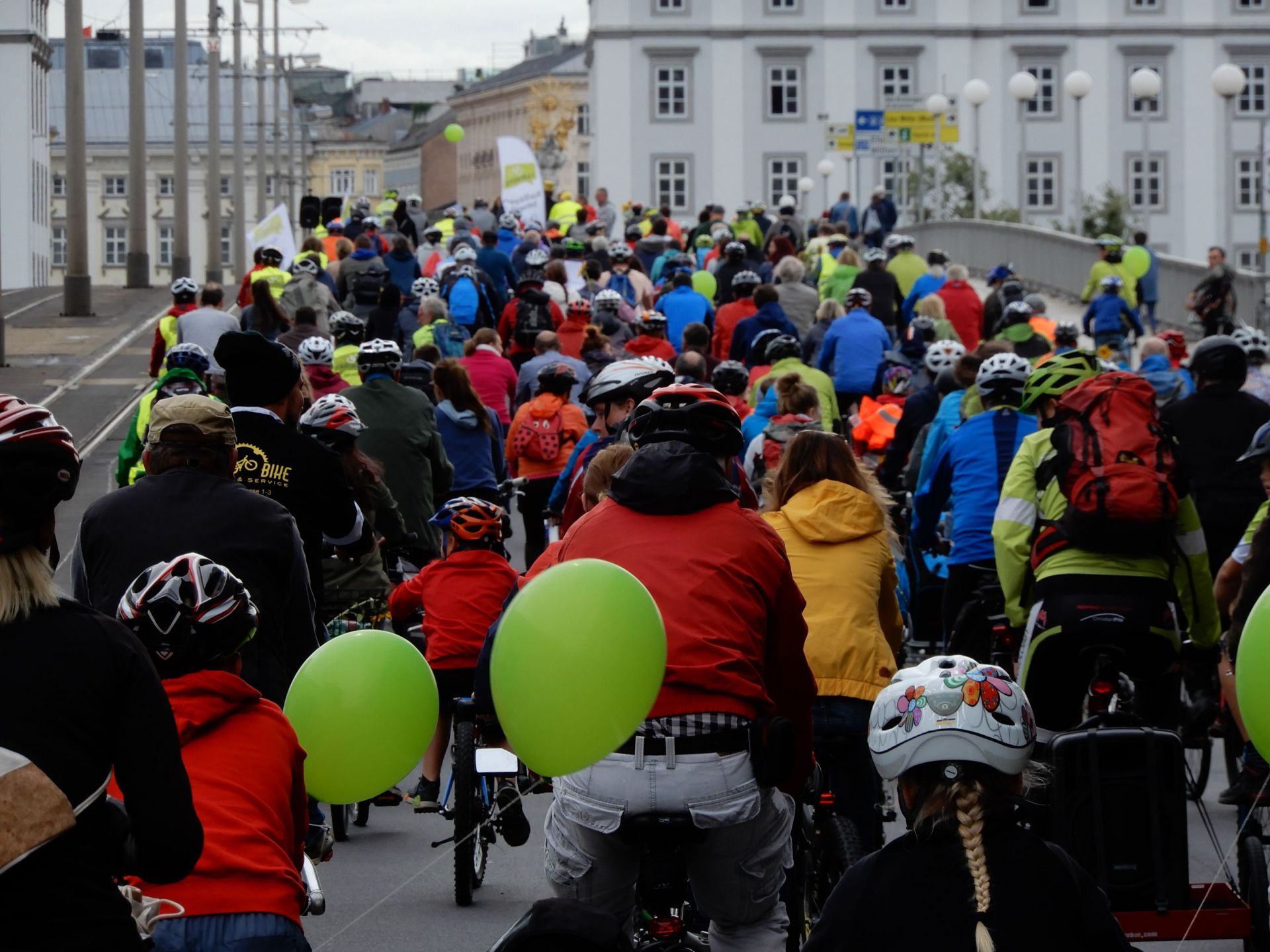 Sanfte Mobilitätskampagne "Sei schlau, pfeif auf'n Stau und OÖ SternRADLn"