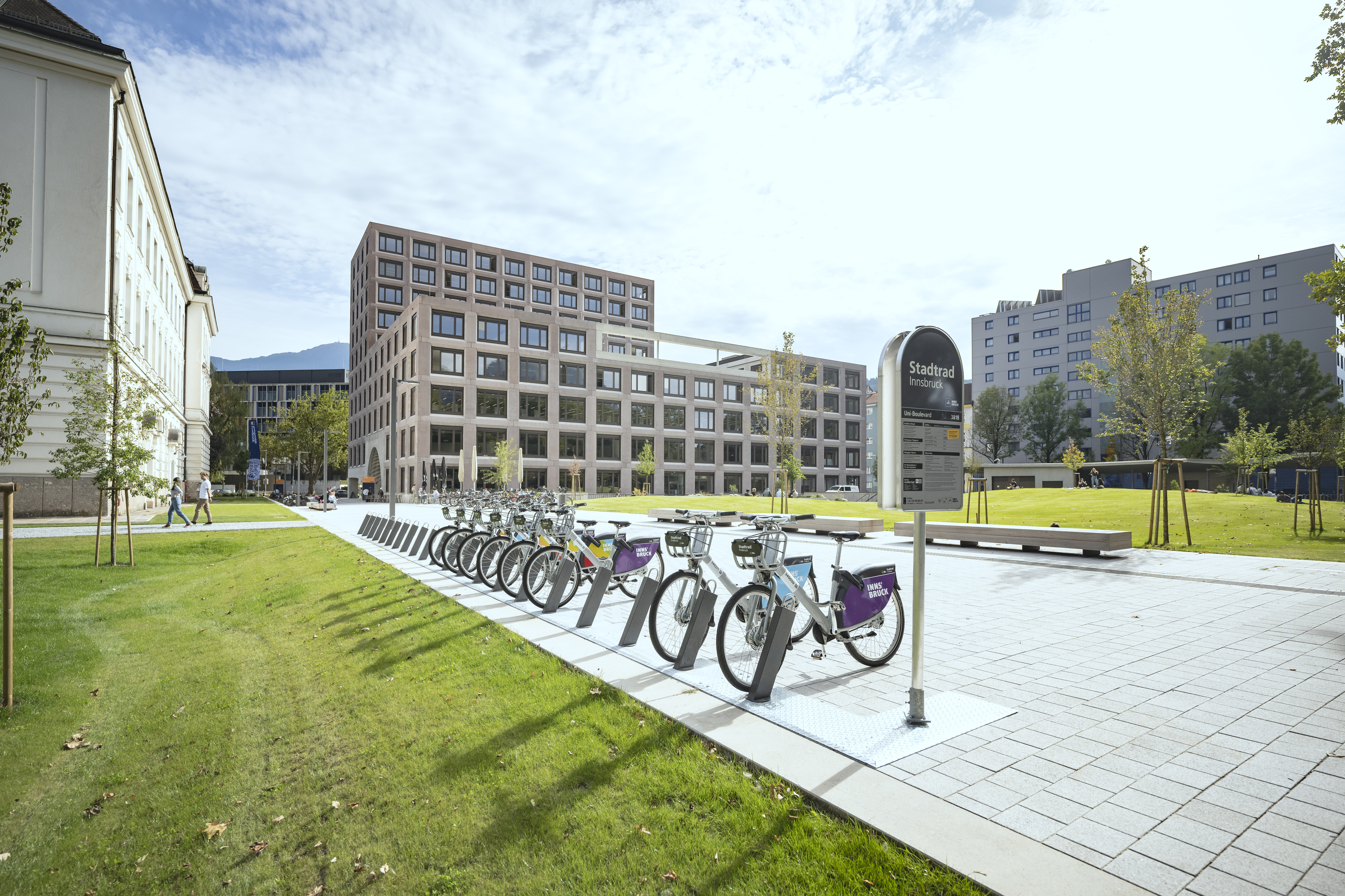 Stadtrad-Sharing Station vor der Universität