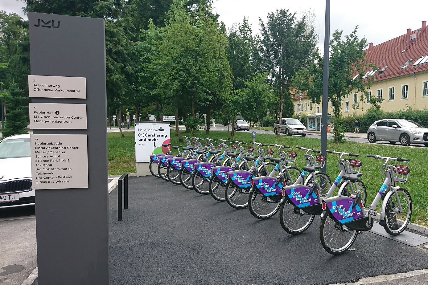 Rad-Sharing Station vor der JKU Linz