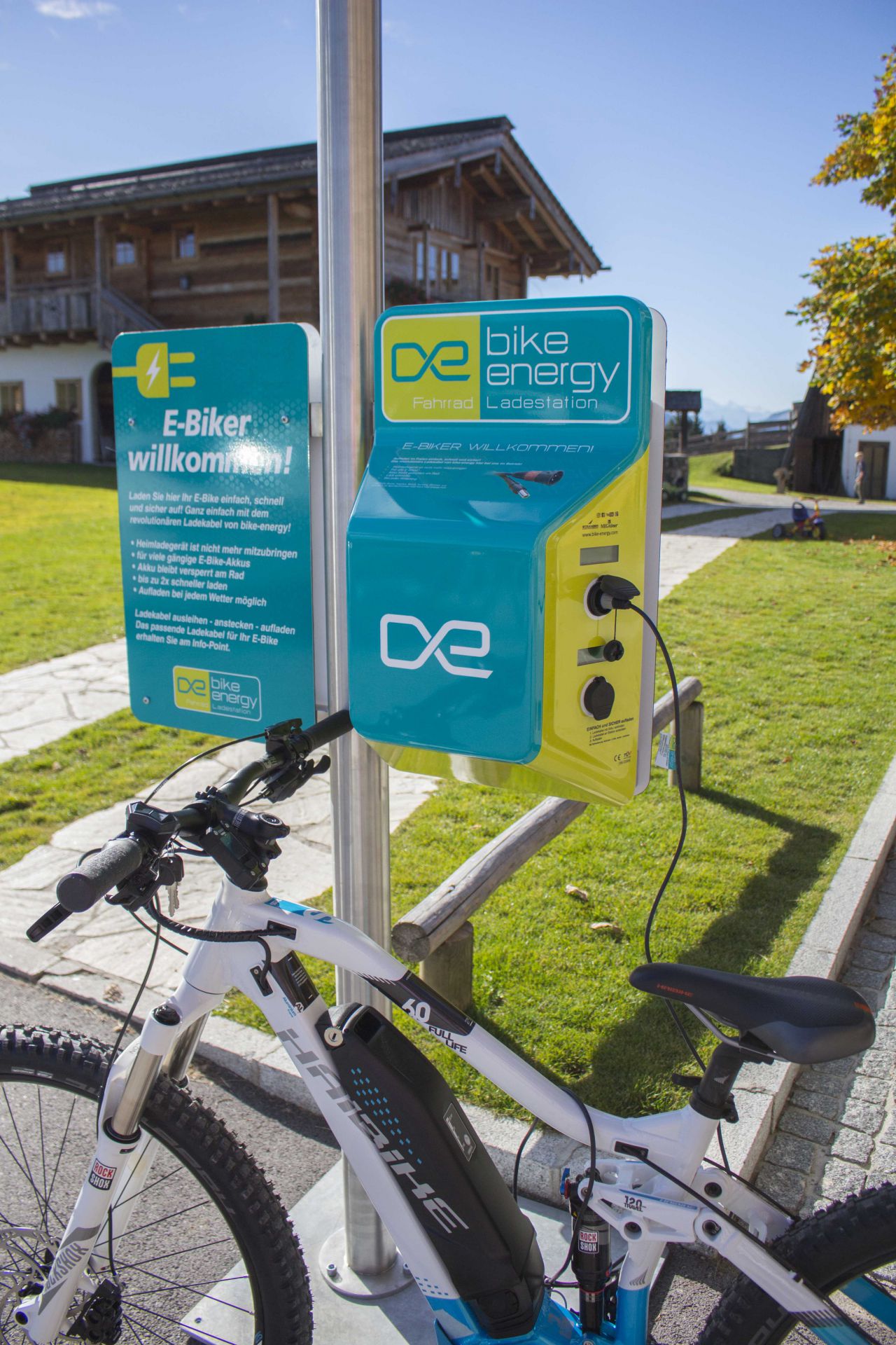 E-Bike Ladestation mit offenem Standard | aufladen OHNE Heimladegerät