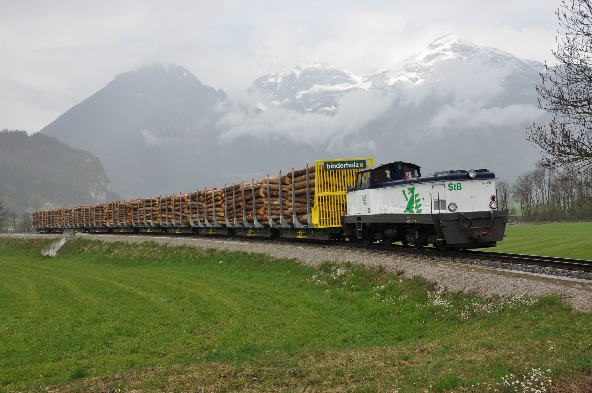 Holz auf Schiene