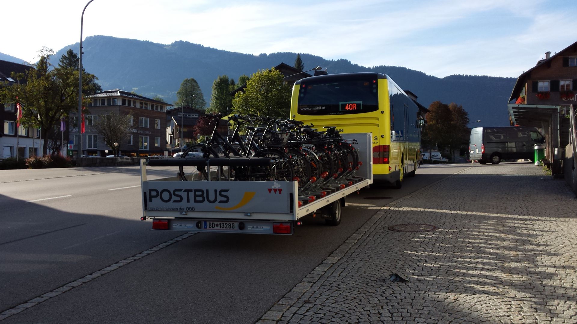 Einziger Fahrrad-Bus mit Fahrradanhänger Linie R1 im Vorarlberger Liniennetz